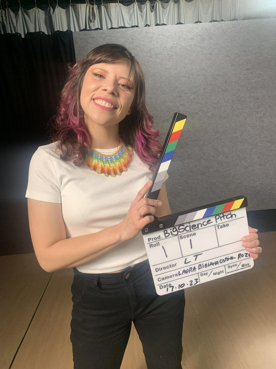 Here’s @laubibianapina staying cool while preparing her pitch for tonight’s Big Science Pitch! Join us online tonight at 6pm to hear all about Laura’s beetles and what we can learn about heat resistance from them! Register here: science.unimelb.edu.au/engage/big-sci…