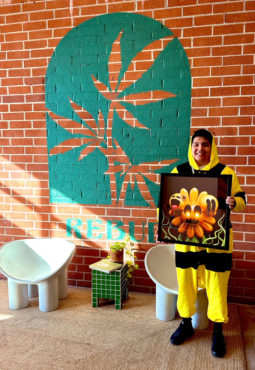 ApeGeneral_'s tweet image. #HappyHalloween 

Come stop by @RebudOfficial NoHo for some cannabis style trick or treats!!! I will be your BeeBudTender 🐝🎃 ahahaha