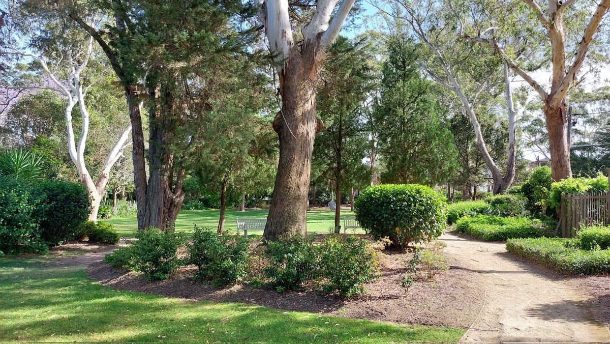 pfwaus's tweet photo. The original home of Ben &amp; Hazel Broadhurst, bequeathed to the people of the Sutherland Shire, is set amongst the beautiful grounds of what is now the Hazelhurst Gallery, at #Gymea #Sydney #NSW #NewSouthWales #Australia #arts https://t.co/BPh8riCeVr