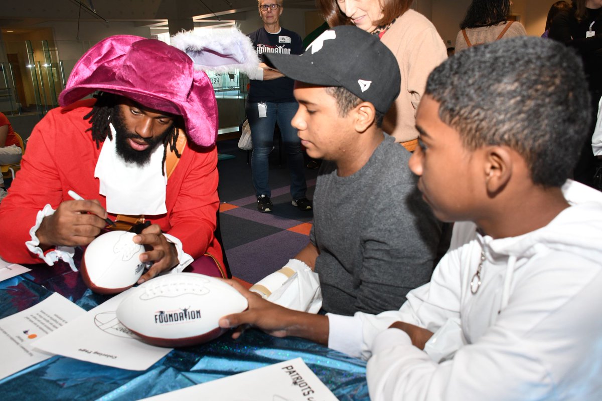 It was all treats and no tricks at Shriners Children's Boston this Halloween - the @Patriots joined our patients for arts and crafts, games and autographs! Huge thanks to Matt Judon, Chad Ryland, Calvin Munson, Chris Board, Vederian Lowe, Matt Sokol and the @PatsFoundation.