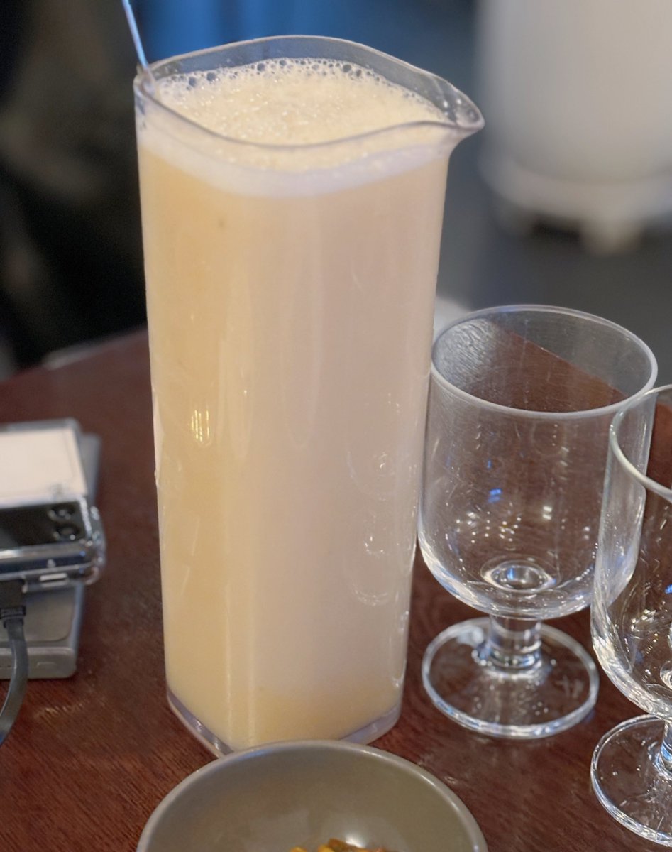 한식가게라 했지만 혼종같았던 알수없는 가게
사과막걸리 맛있었다