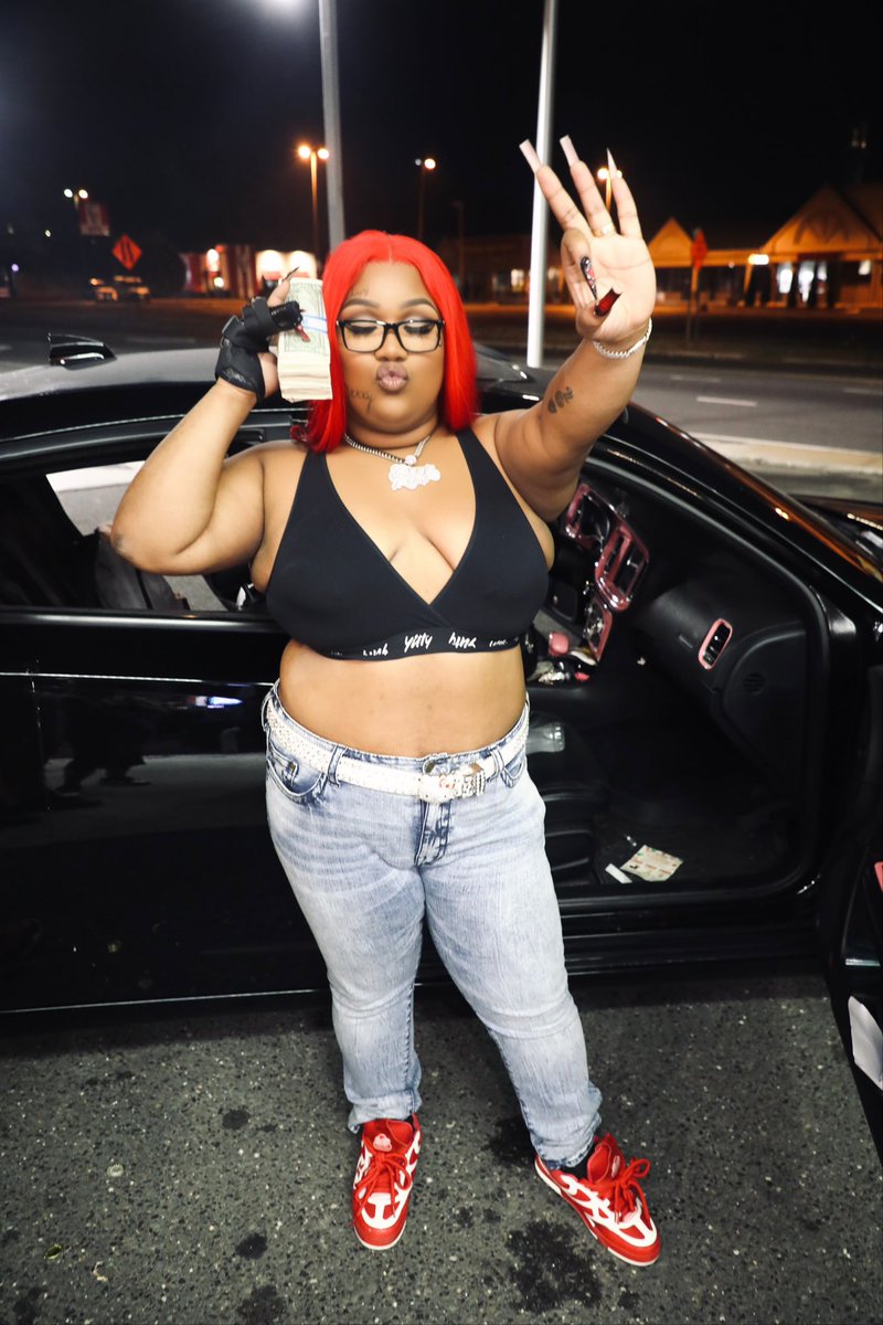 PVDBIGGIE's tweet photo. The hottest phat girl in my hood 💅🏾💋

THANK you so much CT for showing out for us recap video coming soon 🔜

#hoodprincess #sexyyred #labiggie #biggie #zeus #bigdominican 🇩🇴
#BaddiesEast https://t.co/M0bhibyXvt