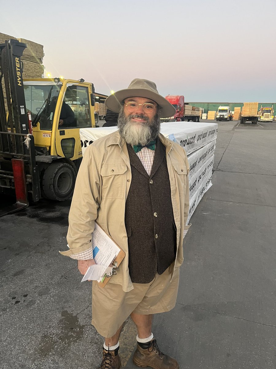 markaj20's tweet photo. @jackblack …. What do you think of my coworker?  Looks familiar https://t.co/E5hPooLFR6