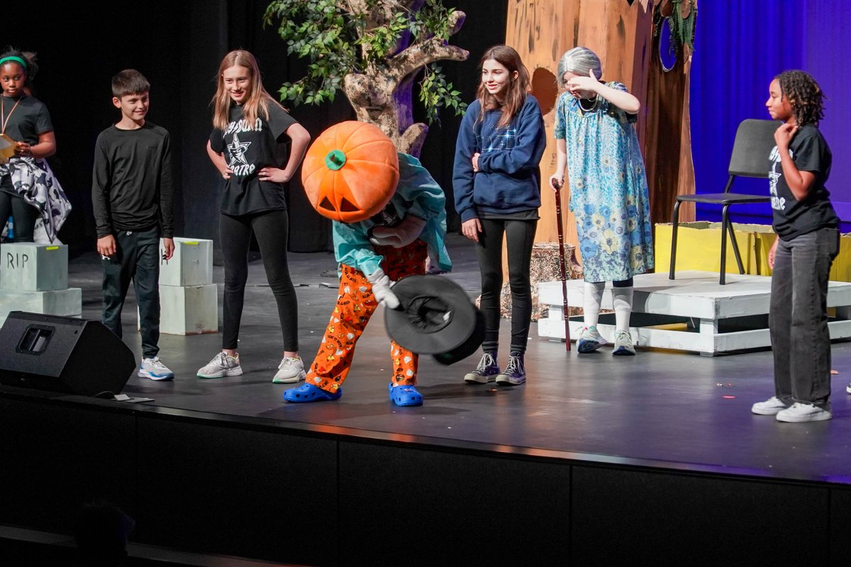 BryanISD's tweet photo. #BryanISDFineArts students found great ways to celebrate Halloween! @RudderHS_BISD & @DavilaMS_BISD students put on a haunted house, @Rayburn_BISD theater students performed Silly Halloween Stories for #BryanISD elementaries, & #BryanHighSchool orchestra put on a Spooky Concert! https://t.co/M4NlpJ0RXQ