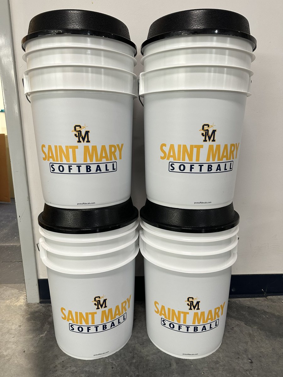 USMSoftball's tweet photo. Happy Halloween!!!! 🎃👻 
• • •
After spooky kickball, we were surprised with customized buckets. Two of them will be the start of a new tradition called our “sticker buckets.” We will continuously put stickers on the buckets that will remind of us our core values! 
💫💙💛🙌🏼 https://t.co/54434JT71J