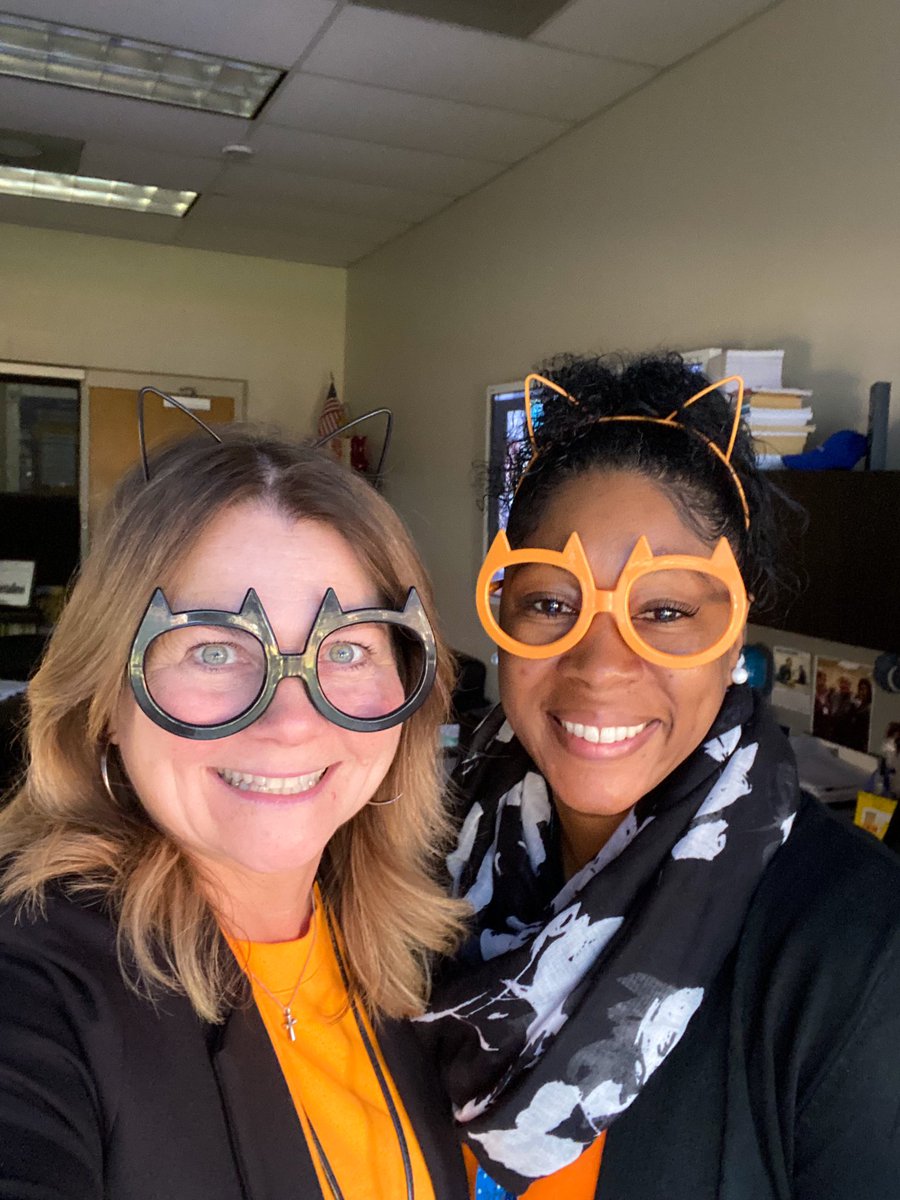 m_moore tweet media