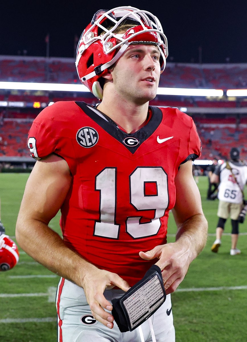 BleacherReport's tweet photo. First #CFBPlayoff rankings are out 🏆

1. Ohio St
2. Georgia
3. Michigan
4. Florida St
5. Washington
6. Oregon
7. Texas
8. Alabama
9. Oklahoma
10. Ole Miss https://t.co/lESqMkqN6S