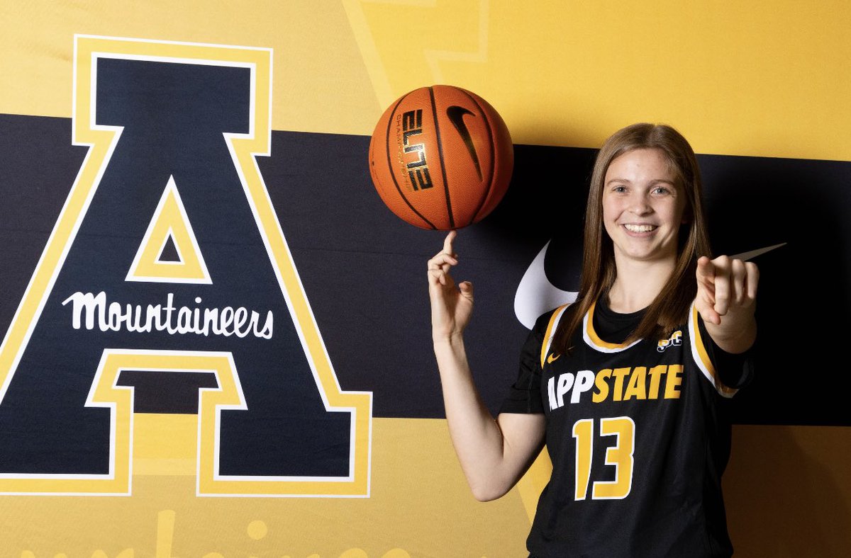 BareRalee13's tweet photo. Had an amazing unofficial visit at @AppStateWBB!! A huge thanks to @AppStCoachAngel, @CoachAlex_1 and staff for believing in me!! 💛🖤

@DelaneyRudd4 @LadyPhoenixBas @StevenP51074232 @Quint_Lewis @tytyreek @InsiderExposure @coachkent02 https://t.co/V8xBm7IxUc