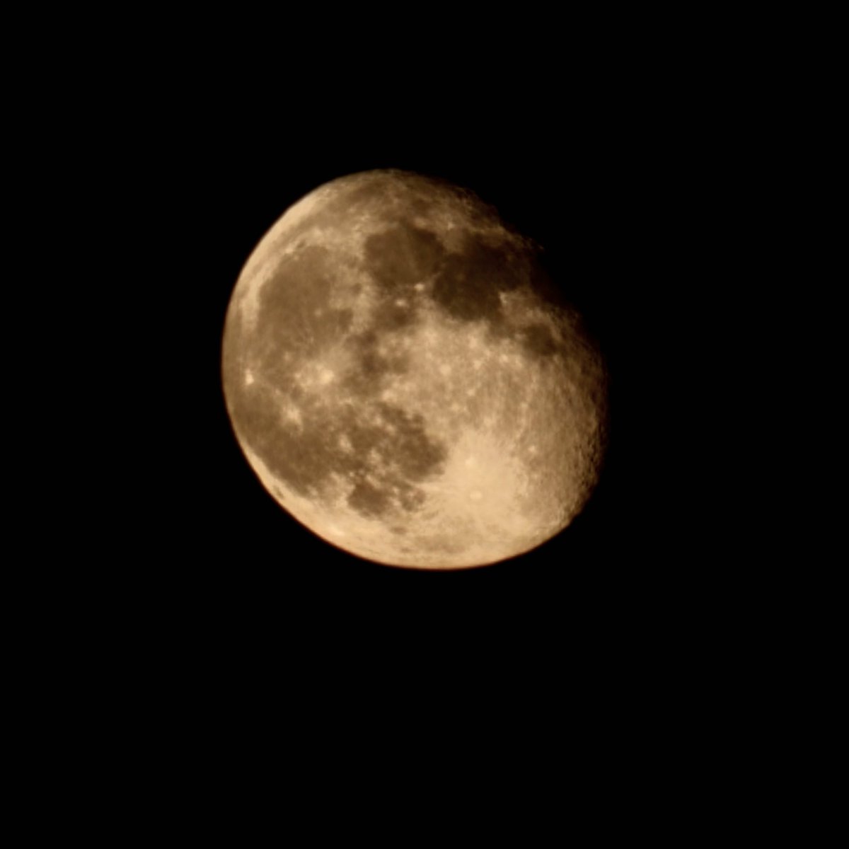 SOY DE ESE TIPO DE MUJER QUE DICE..."MIRA LA LUNA".