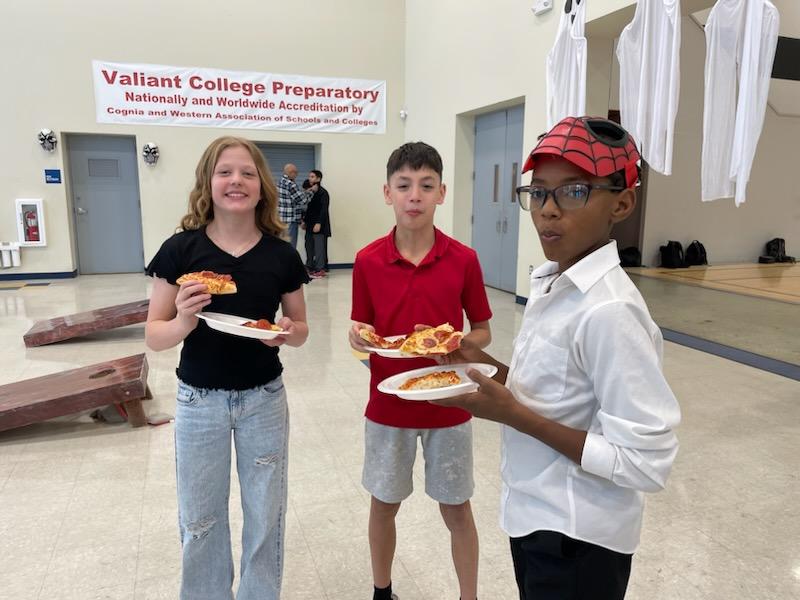 ValiantPrep's tweet photo. Halloween, school pictures, and tasty food and treats. Good times!
#valiantspirit https://t.co/v1yTLjro8t