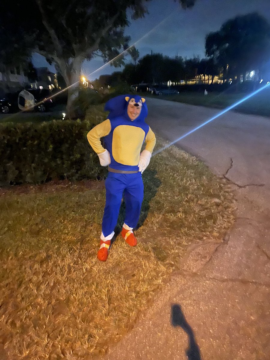 munkeymo's tweet image. Was feeling fast as fuck this weekend
Happy Halloween 🎃