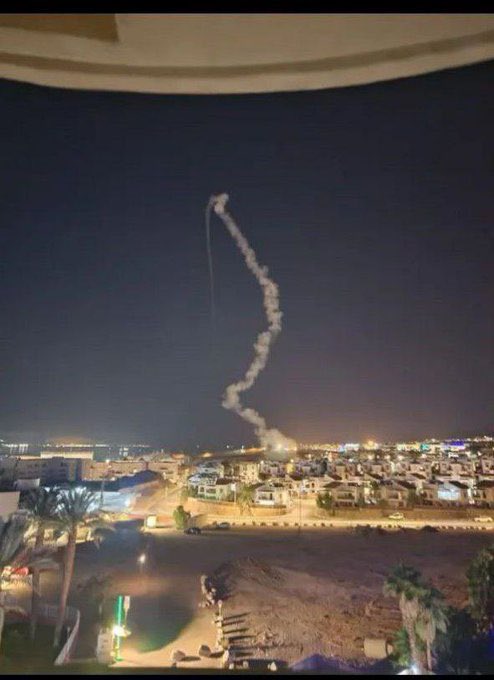 jacksonhinklle's tweet image. 🚨🇮🇱🇾🇪 Yemen has successfully launched MISSILES at EILAT, ISRAEL