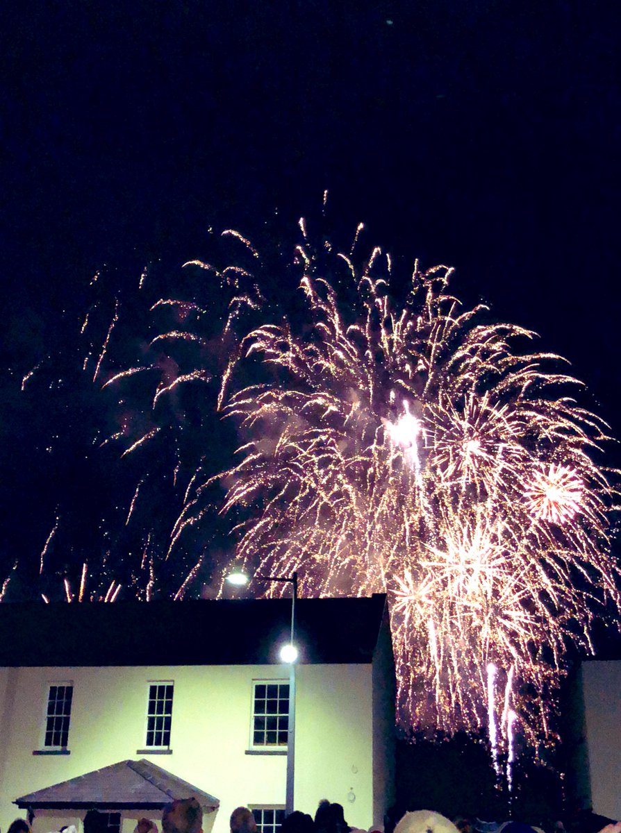 THE place to be for celebrating Halloween 🎃. The #WalledCity of #DerryLondonderry. Wonderful parade, drone show and fireworks! 🎆#IrelandHomeOfHalloween