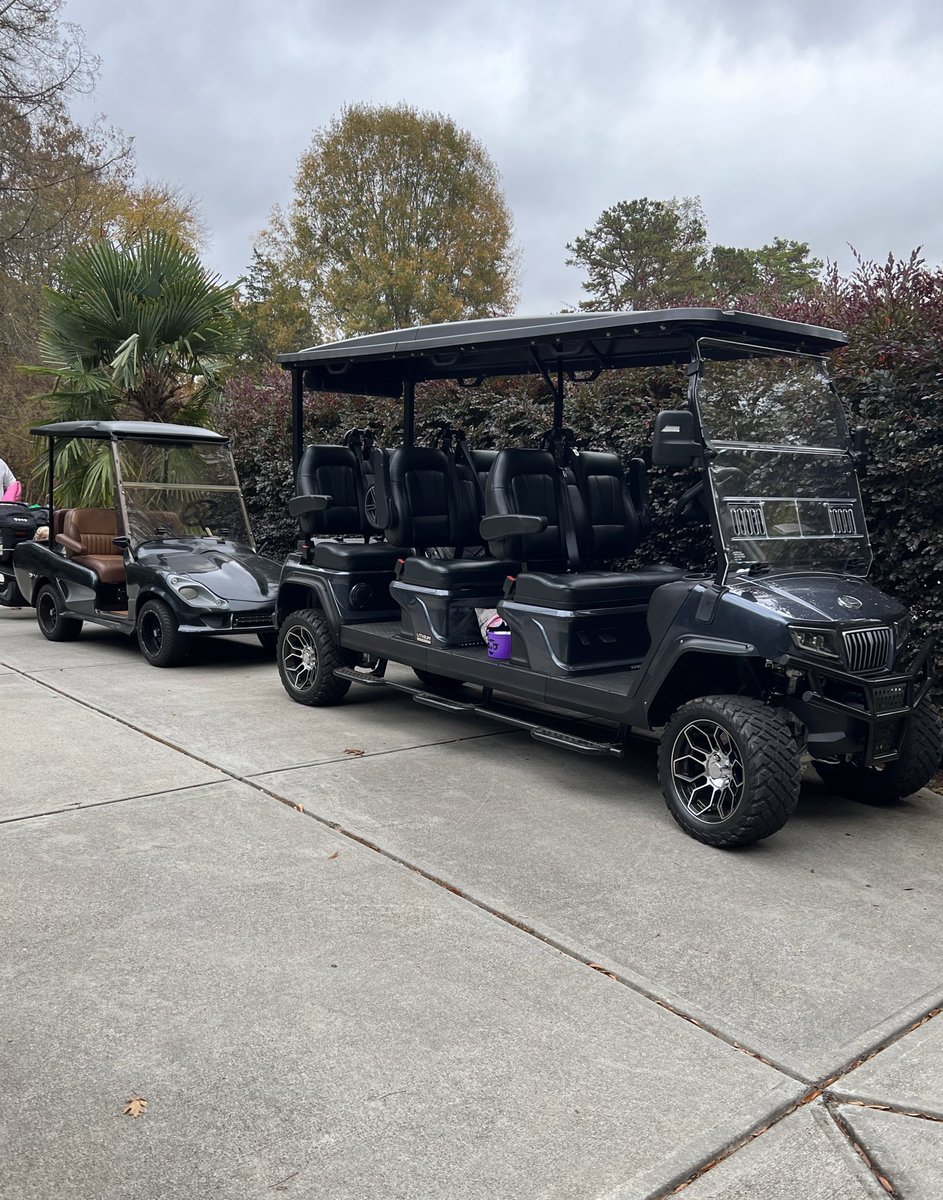 LibbyWeihsmann's tweet image. Back in my day, we had to walk from house to house. These kids are spoiled 😂