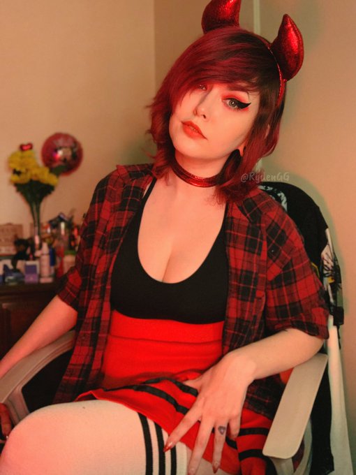 happy halloween!! 👻❤️🌹 https://t.co/RIlWiGD0Jq<a href="/tag/mvsales"class="tags"><span>#mvsales</span></a>