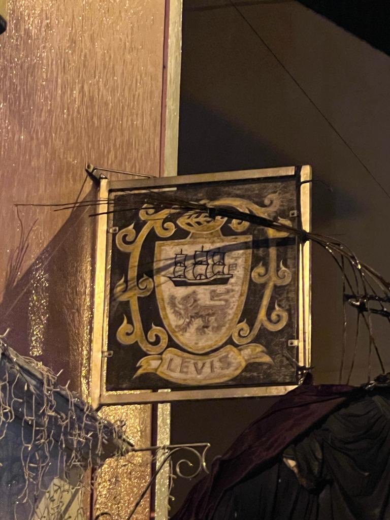 “Them’s the rules” in West Cork! Especially in Levis’ Corner House Pub. 😄