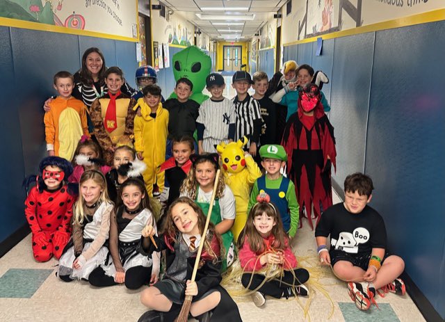 Such a fun day celebrating Halloween together! 🎃 👻 <a href="/BLE_Chiefs/">Birch Lane School</a> <a href="/MassapequaPS/">MassapequaPS</a>