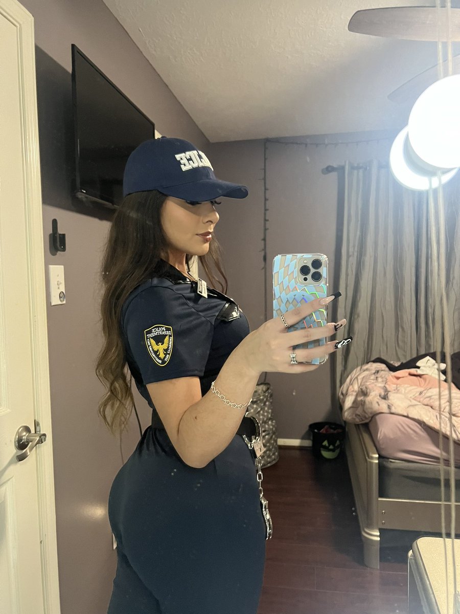 kellyxgarciaa's tweet image. happy halloween 🎃🧡