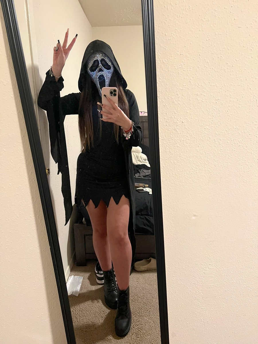 kellyxgarciaa's tweet image. happy halloween 🎃🧡