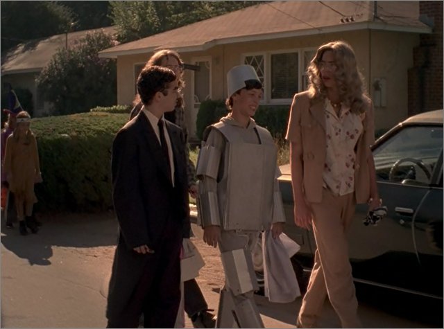 Patrick_Neville's tweet image. Nobody seems to be doing the classic costumes this year.
#Halloween #TrickOrTreat #FreaksAndGeeks