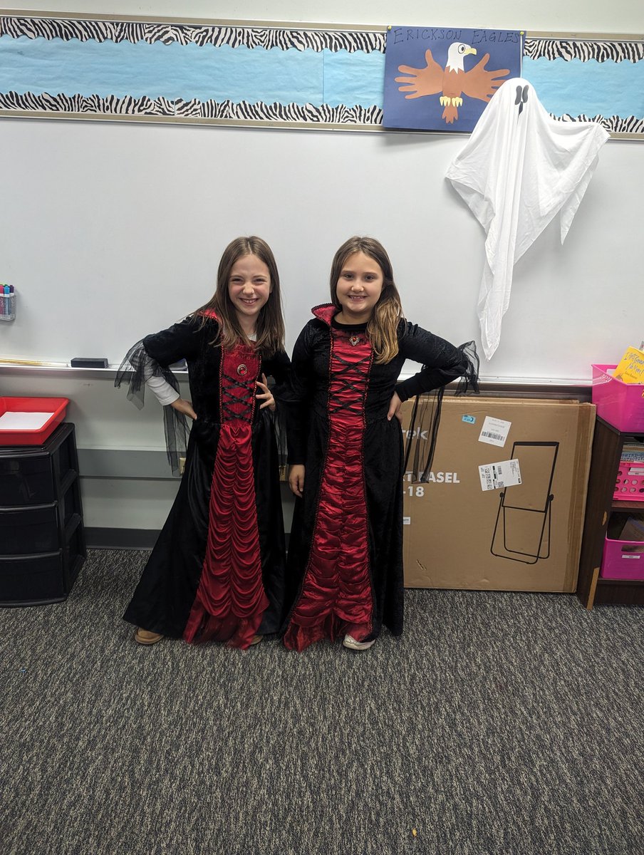 Mrs. Holm tweet media