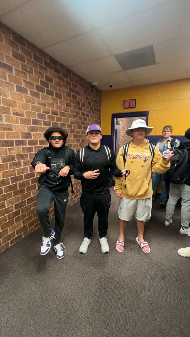 J_Gentile38's tweet photo. Also congratulations to tonight’s contest winners. @Taylor_Pete6 @conor_jesus and @mack_kennedy34 who impersonated the staff. 

I am now aware flip flops with no socks is not cool and will work to be better https://t.co/XnOkgO5BGO