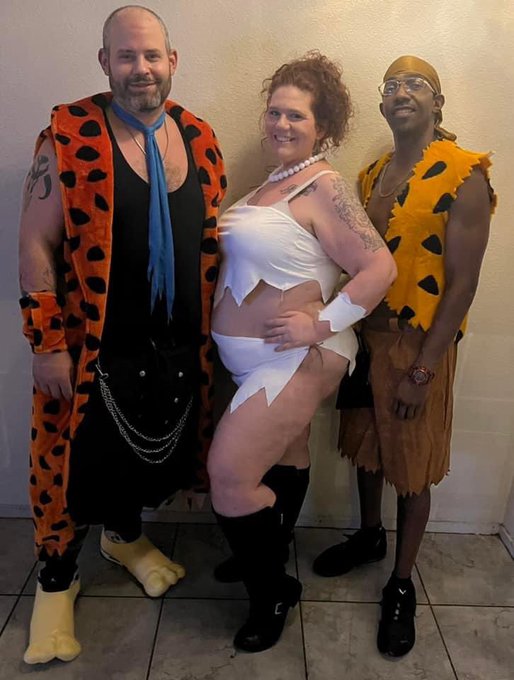 Happy Halloween https://t.co/AcLwsYYdDx