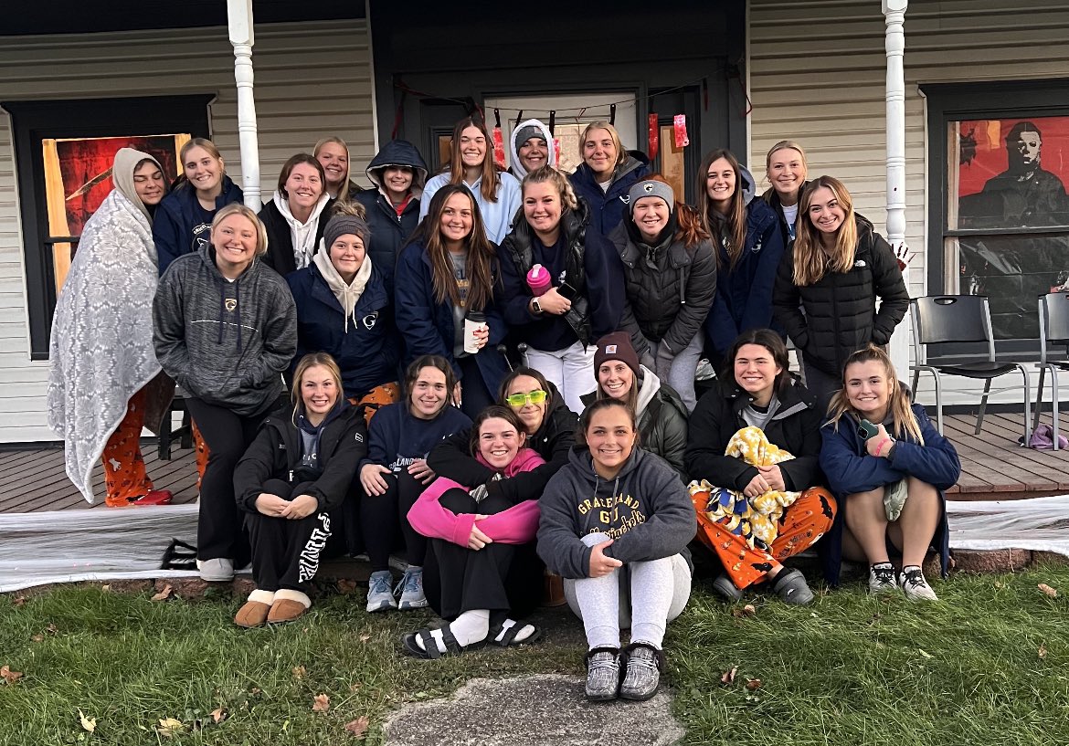 Happy Halloween from Graceland University Softball! 🐝🥎🎃👻🕸️