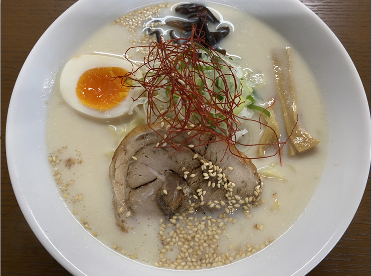 happytown978's tweet photo. ラーメンカフェ
なないろでは
本日、11月１日より
ホワイトラーメン始めます
３月までの冬季限定の
あったかメニューを召し上がれ

#ラーメンカフェ #なないろ #ホワイトラーメン #冬季限定 #あったかメニュー #氷見ラーメン https://t.co/a5BePotBw2