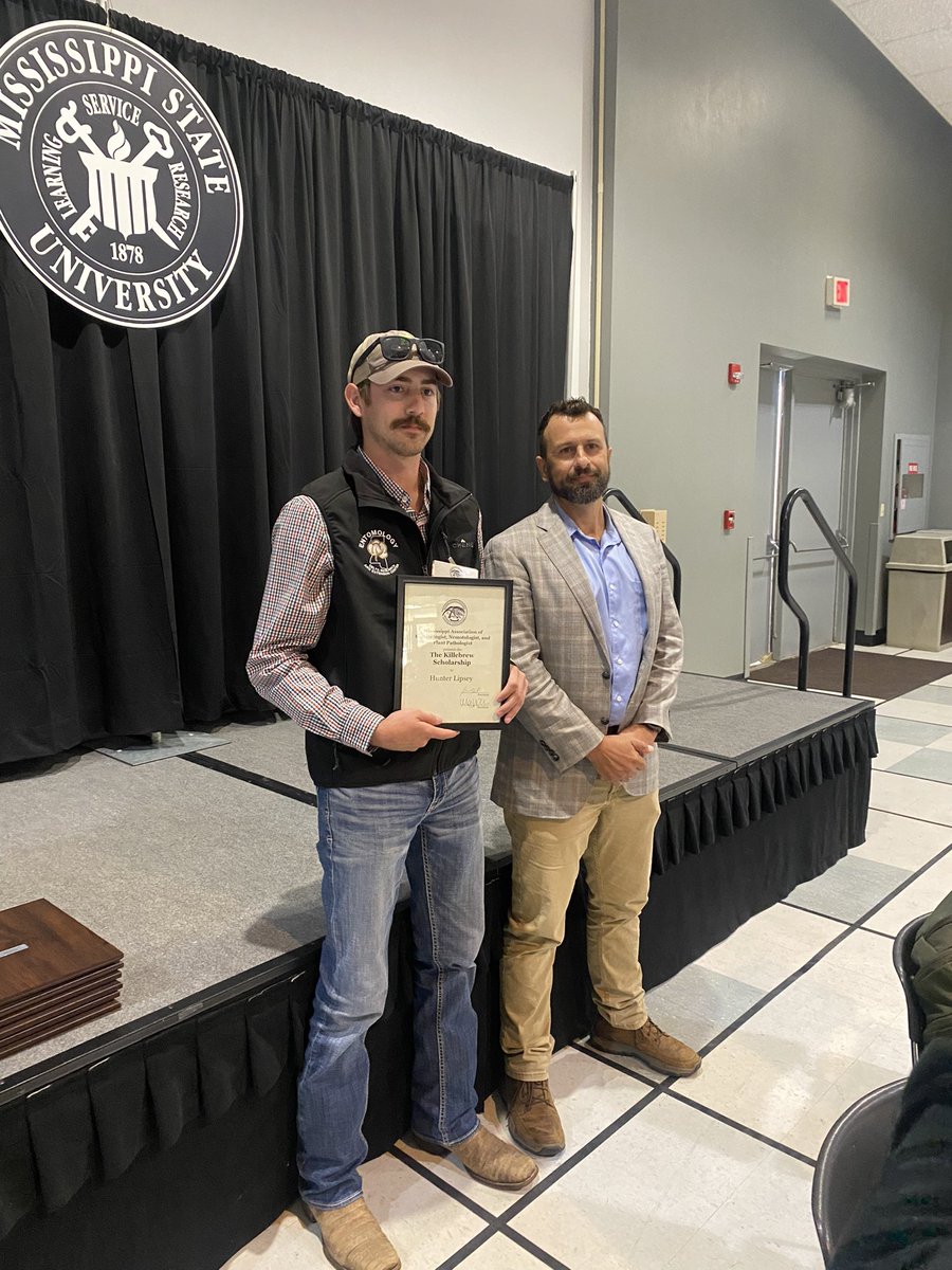 Entomology grad student Hunter Lipsey received the Frank Killebrew Memorial Scholarship today at the Association of Entomology, Nematologists, and Plant Pathologists Annual Conference. #Entodawgs