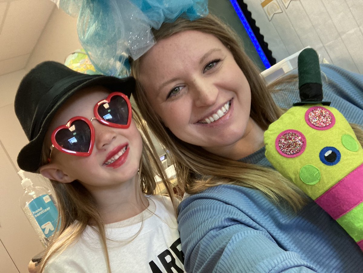 ChrissyMooney23's tweet photo. 👻🎃📸 The cutest pumpkins in the patch! Lucky to be their teacher! @bp_mustangs #AdventureAwaitsBP https://t.co/EfVEEsOaad