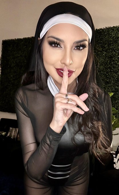 Happy Halloween https://t.co/KJj1kRJy9n<a href="/tag/positivemindset"class="tags"><span>#positivemindset</span></a>