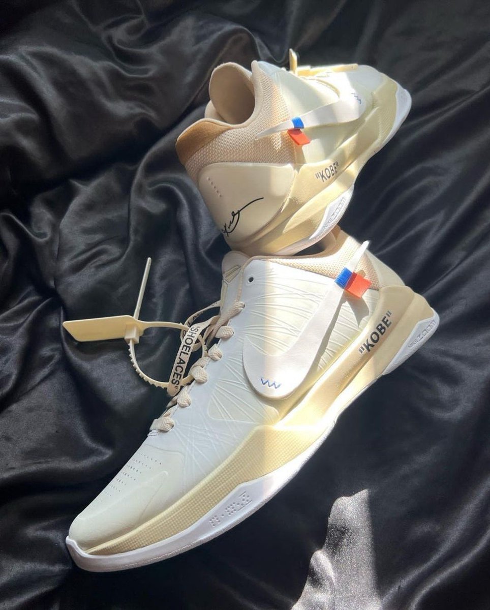 JustFreshKicks tweet media