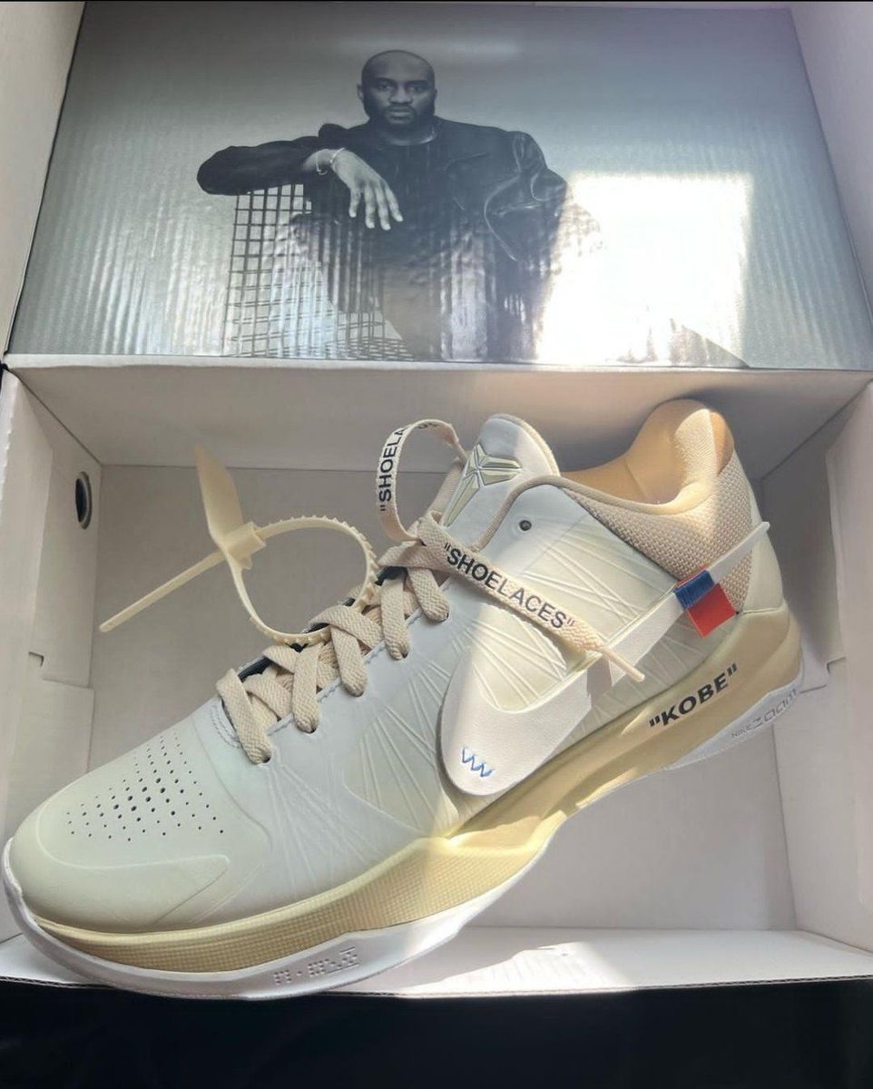 JustFreshKicks tweet media