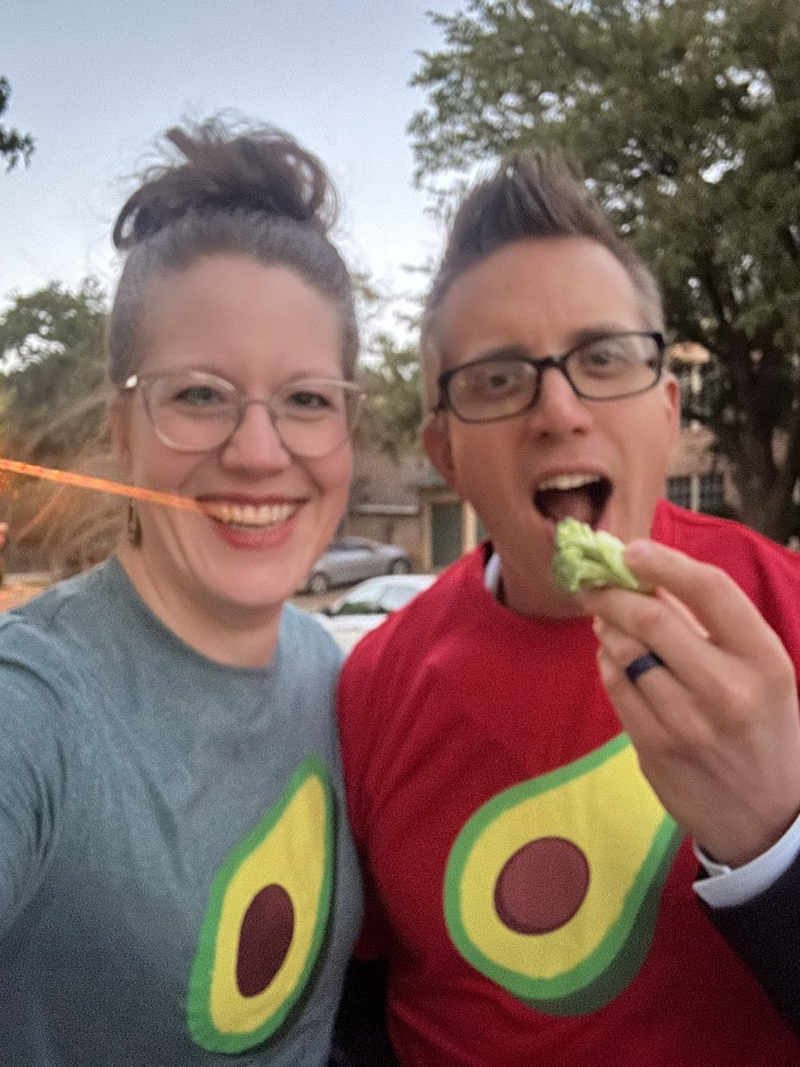 How do you identify a #CulinaryMedicine nerd who just left #aclm23 among the neighborhood trick-or-treating?

You look for the parents with vegetable T-shirts!

Also, our neighbors get to enjoy non-candy prizes, like fidgets and glow sticks. 👏 Kids love it just as much!