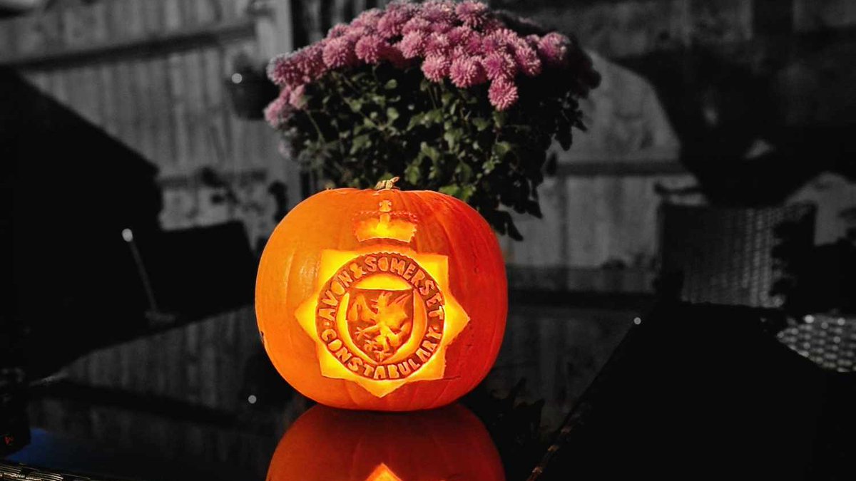ASPolice's tweet photo. The witching hour is upon us and so is the end of #ASPLive 🎃 

Our control room works tirelessly to provide support and a reassuring voice in peoples time of need!

We hope you've enjoyed our small insight and that you've had a "fa-boo-lous" Halloween https://t.co/kWFLjhJyRt