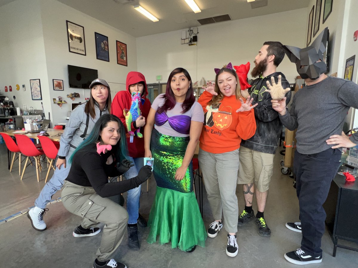 FabLabEP's tweet photo. Happy Halloween from your favorite neighborhood Fab Lab! Comment below to guess our costumes 🤓🎃✨
Everyone stay safe out there and have a great one! 👻🦇🙌🏽
#ElPasoHalloween #InnovationCommunity #FabLabEP #ElPasoMakerspace #FabLab https://t.co/E7K7VuQhMg