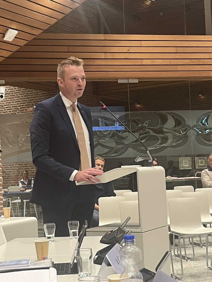 ‘Onze’ <a href="/alwinmussche/">Alwin Mussche</a> neemt afscheid van 'zijn' <a href="/G_Staphorst/">Gemeente Staphorst</a>. Als fractievolger, als raadslid, als fractievoorzitter en de laatste zes jaar als wethouder. Alwin, bedankt voor alles! En heel veel succes in Hardenberg! Adieu!