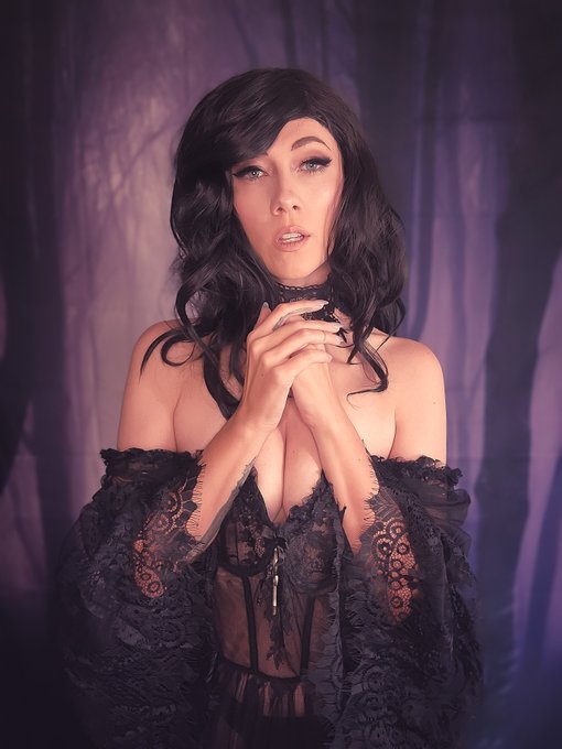 Lindsay Elyse’s pics and videos