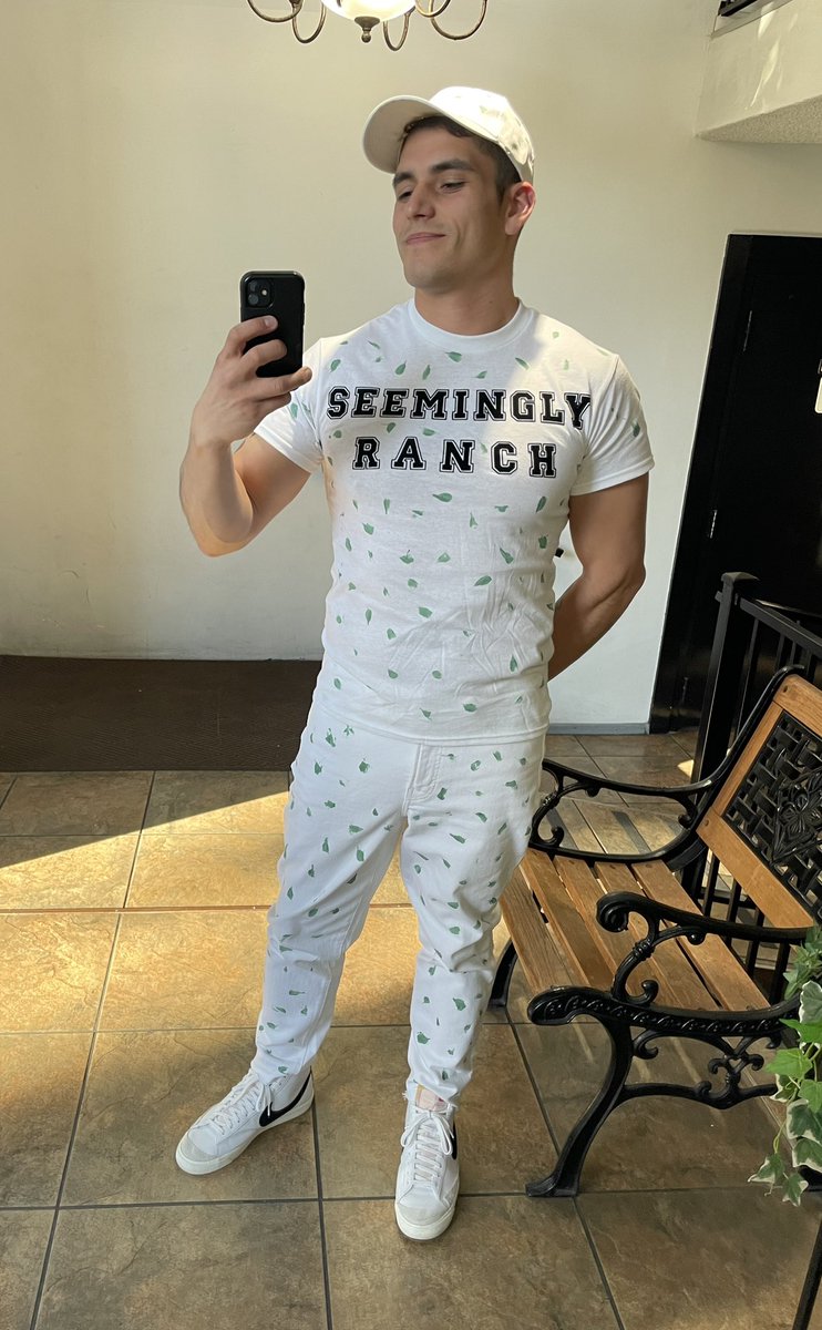 acmaster27's tweet photo. Did it. @taylorswift13 @taylornation13 @ErasTourResell #seeminglyranch #TaylorSwift #gay https://t.co/g7Yuq60I5W