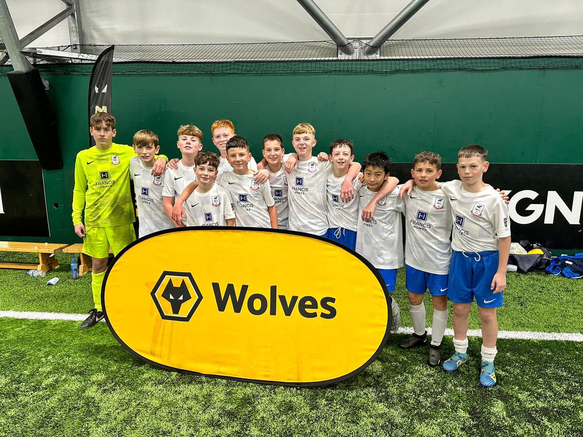 SolihullAcadFC's tweet image. Another night of Academy football for our @jpluk u13’s, a kind invitation by @Wolves to play at their fantastic facilities.

Thanks to @CourtneyPitt81 @JackMaydew1997 and all the staff at @WolvesAcademy for a great night 

#solihullacademyfc
#WolvesAcademy
#AllAboutDevelopment