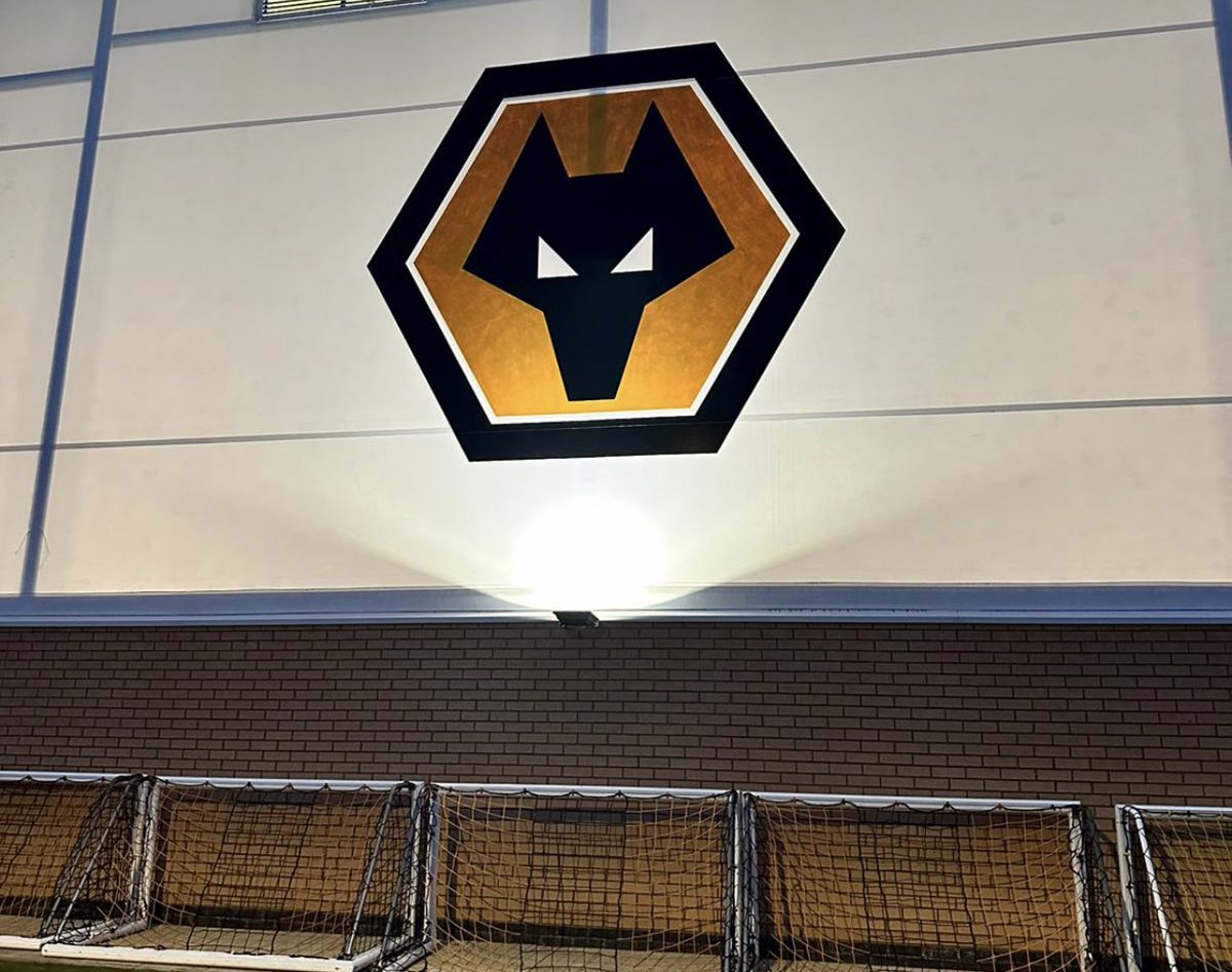 SolihullAcadFC's tweet image. Another night of Academy football for our @jpluk u13’s, a kind invitation by @Wolves to play at their fantastic facilities.

Thanks to @CourtneyPitt81 @JackMaydew1997 and all the staff at @WolvesAcademy for a great night 

#solihullacademyfc
#WolvesAcademy
#AllAboutDevelopment
