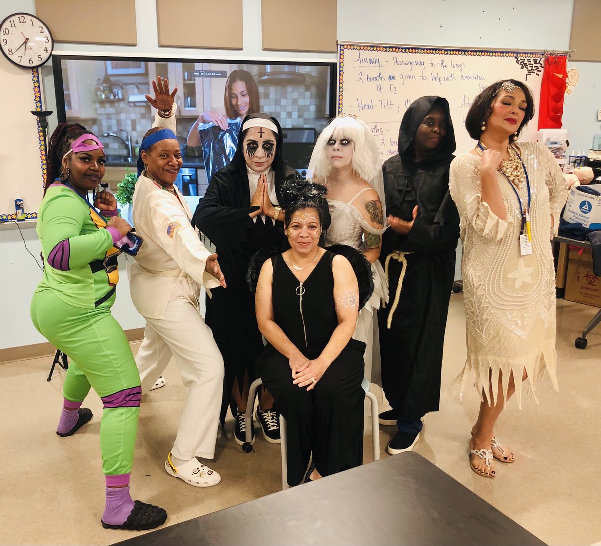 chuck_center's tweet image. Our evening Phlebotomy class is ready to take your blood! 🩸 How cute are they? #Makinglearningfun