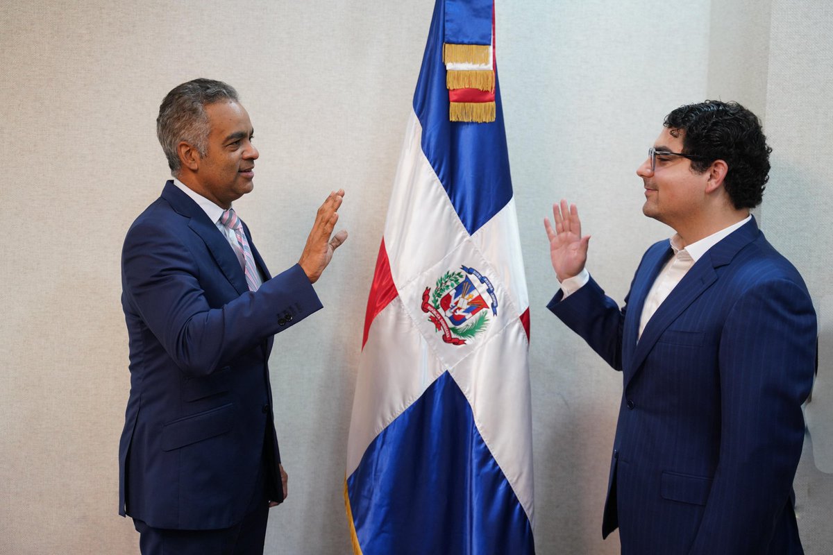 MinpreRD's tweet photo. Mediante el decreto 539-23, el presidente @luisabinader encomendó misiones especiales a Rizik Lugo; mientras que, con el decreto 664-20, indica que la UESP funcionará como una dependencia del Ministerio de la Presidencia. https://t.co/dLImUNppj3