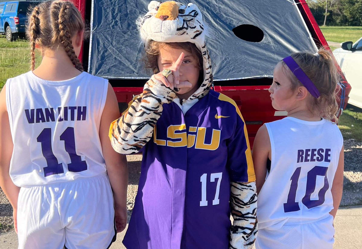 Some of our favorite LSU Women’s Basketball themed costumes 😍