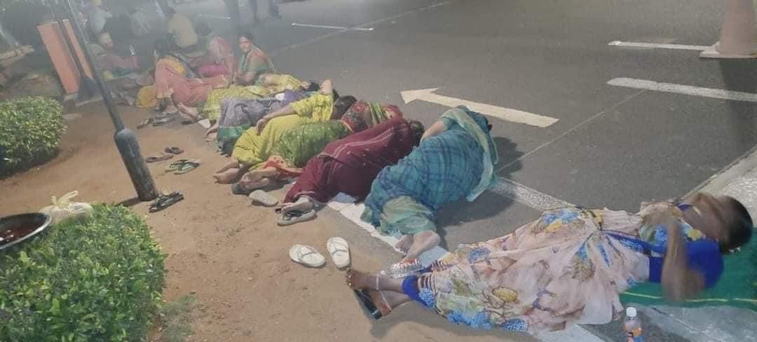 F9zuWFtbAAAMf2W?format=jpg&name=medium