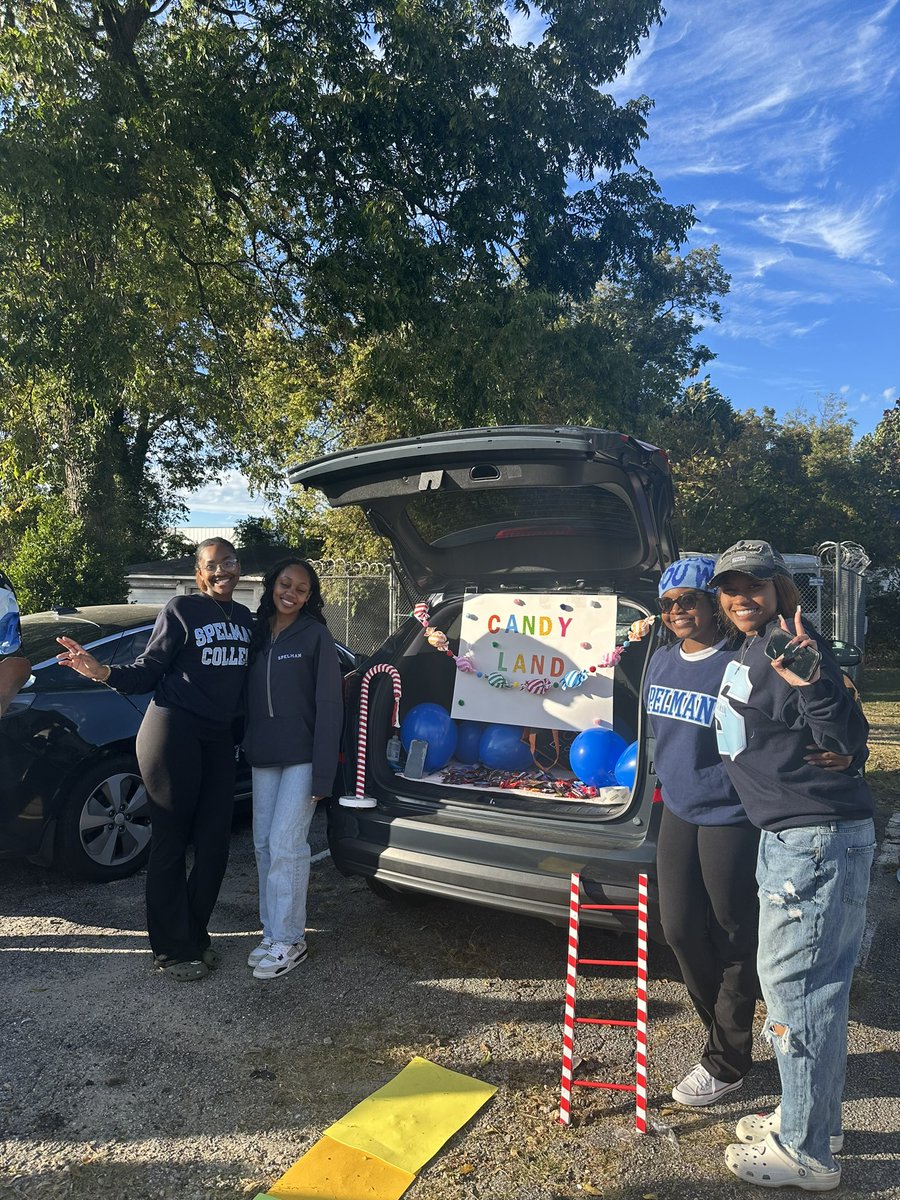 Enjoyed spending time today volunteering with my @SpelmanCollege sisters for a local Trunk O Treat for some amazing kiddos! #HappyHalloween #SpelmanVolunteers 💙