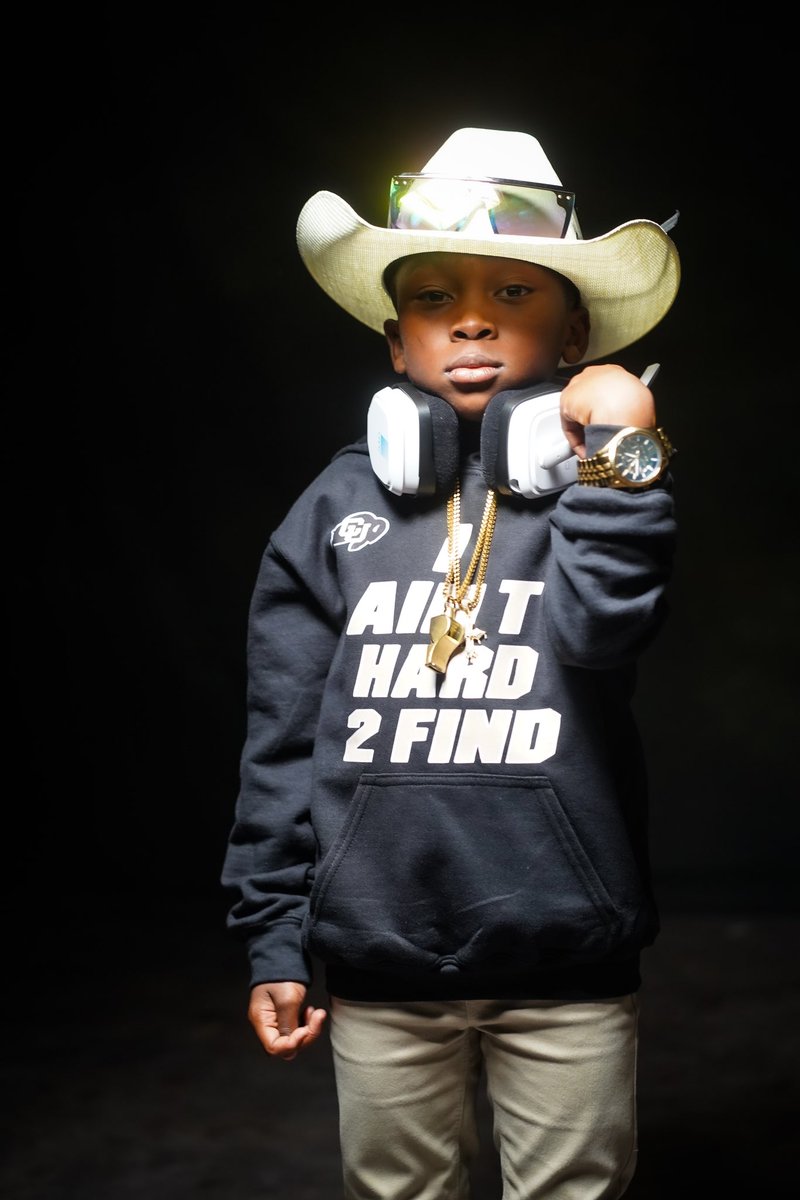 TiffyJoy_'s tweet photo. Coach prime in the making lol @DeionSanders #Colorado #nfl Happy Halloween from Zack https://t.co/T3QIpKorB4