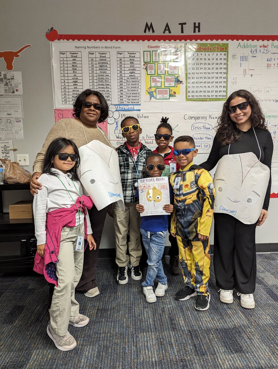 acklin72's tweet photo. Character Day Parade was a success! Presenting "The Cool Beans"!😎🫘 #promotingliteracy #collinsonamission @MytraCunningham @Alief_Lang_Arts @mr_ecastillo https://t.co/uGwI2xX4ws