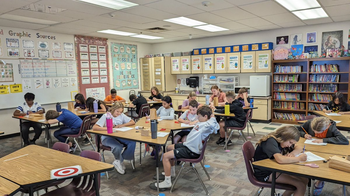 MrsJenOrr's tweet image. 9th Annual Punkin Chunkin STEAM Challenge Day! Our 5th graders did so great working through the #EngineeringDesignProcess and had so much fun celebrating fall! @SVViperPride @DVUSD